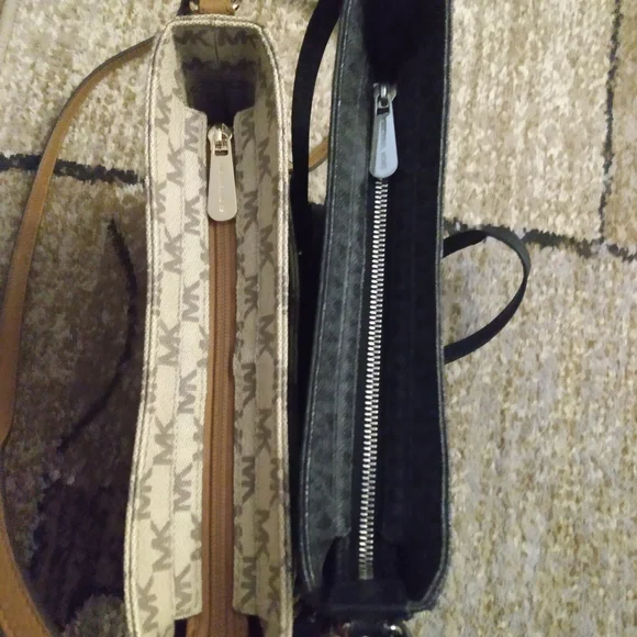 Michael Kors Crossbody 🤎🖤 - Picture 7 of 9